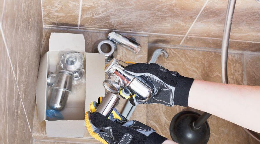Professional gutter cleaning in Middletown, RI